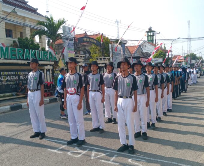 Meriah! Lomba Gerak Jalan UPT SMPN 1 Merakurak Pukau Penonton dengan Kekompakan