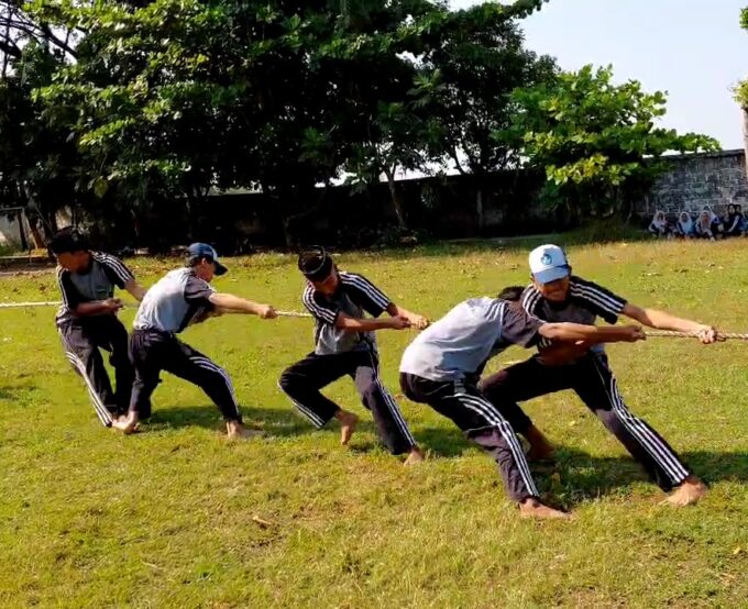 UPT SMP Negeri 1 Merakurak Adakan Lomba Tarik Tambang, Kegiatan Ini Sangat Meriah Penuh Sorak Dan Tawa