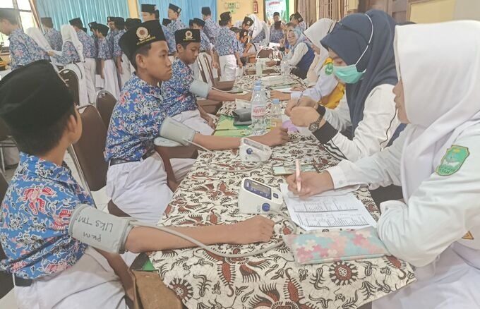 Screening Kesehatan Siswa-siswi UPT SMP Negeri 1 Merakurak